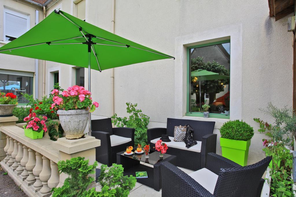 Logis Hotel-Restaurant Les Voyageurs La Coquille Dış mekan fotoğraf