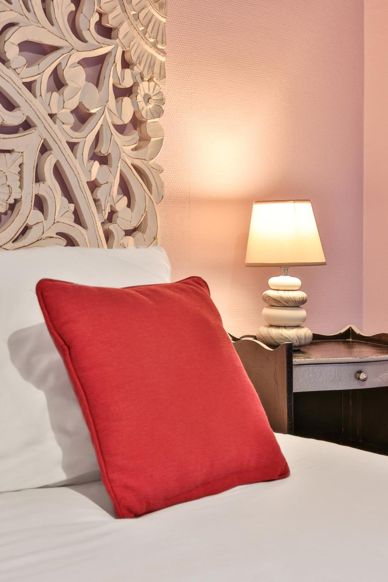 Logis Hotel-Restaurant Les Voyageurs La Coquille Dış mekan fotoğraf