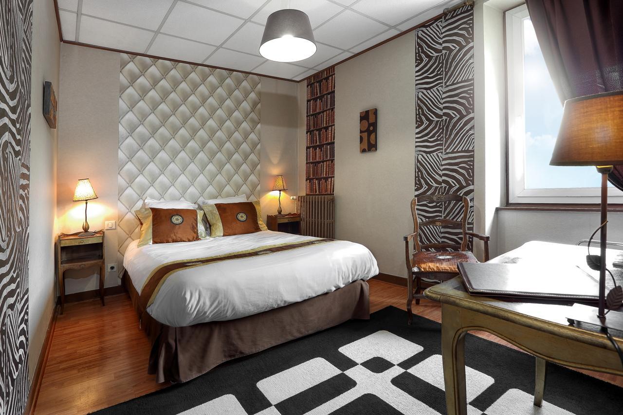 Logis Hotel-Restaurant Les Voyageurs La Coquille Dış mekan fotoğraf